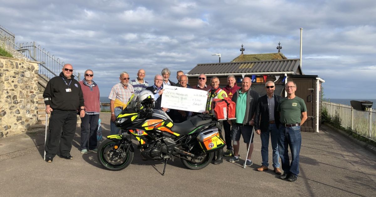 Buffs of Beer raise £3,000 for Devon Freewheelers – recognising the charity’s ‘vital service supporting the NHS’