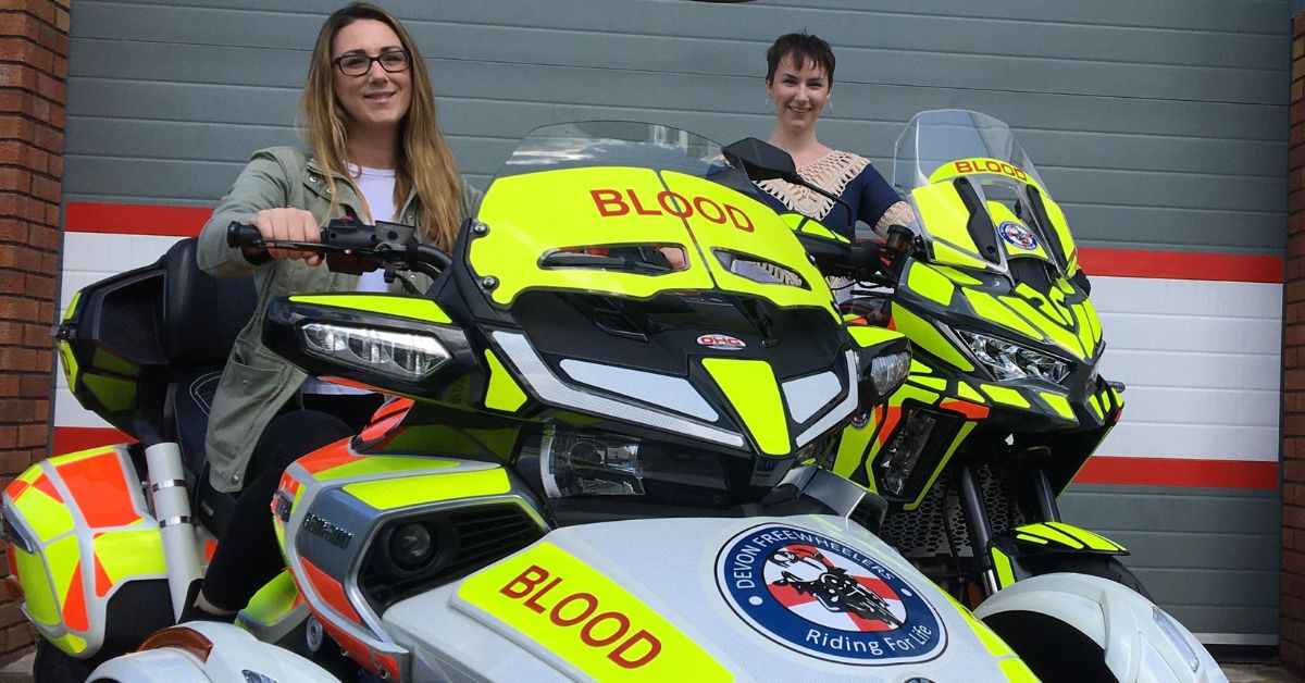 Daring duo’s skydive for ‘crucial’ Devon Freewheelers – medical professional pair ‘understand the importance’ of the blood bikes service